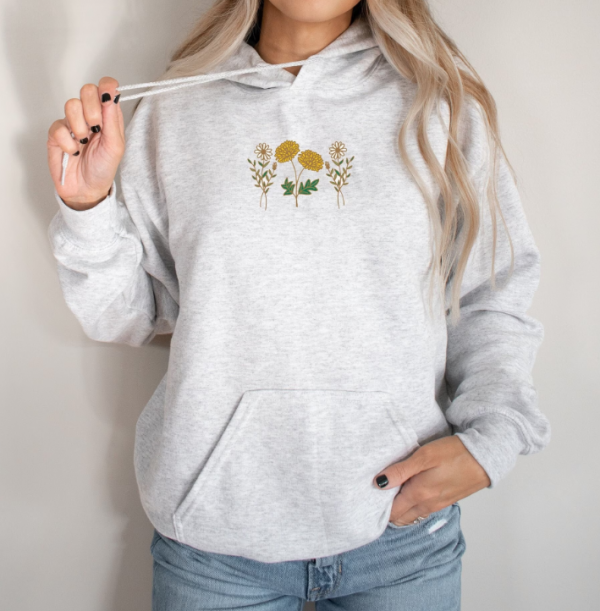 Hoodie dengan aplikasi bordir bunga